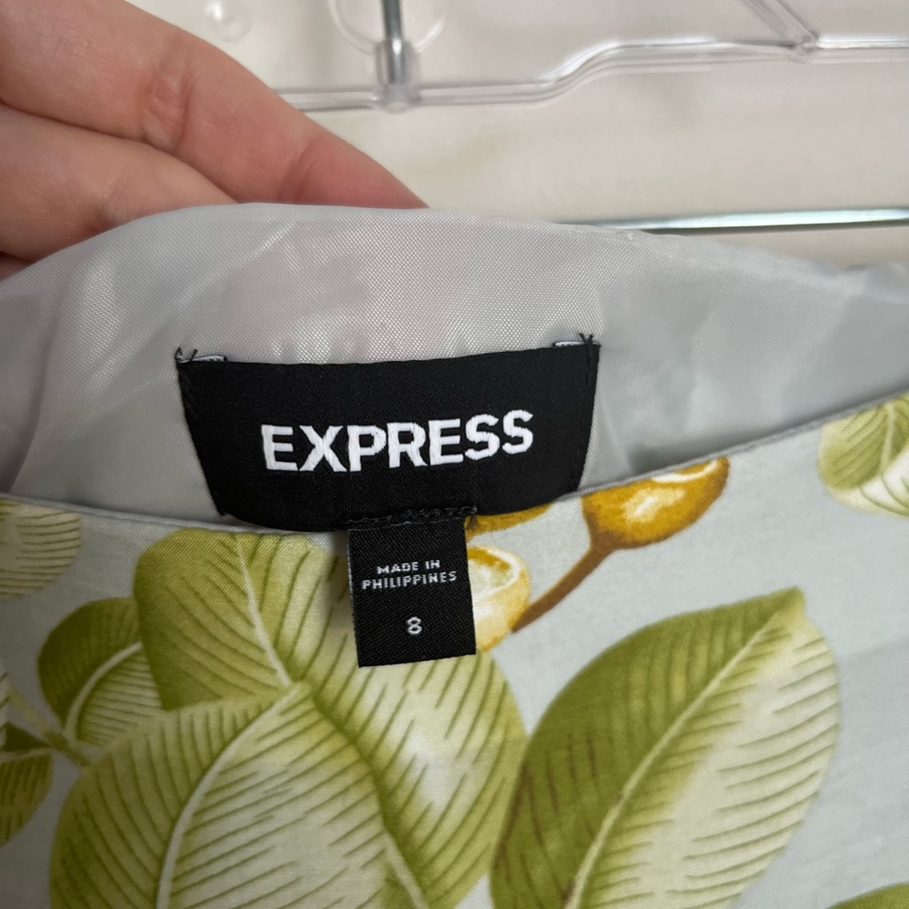 Express High Waist Ruffle Mini Skirt (8) - Picture 8 of 9